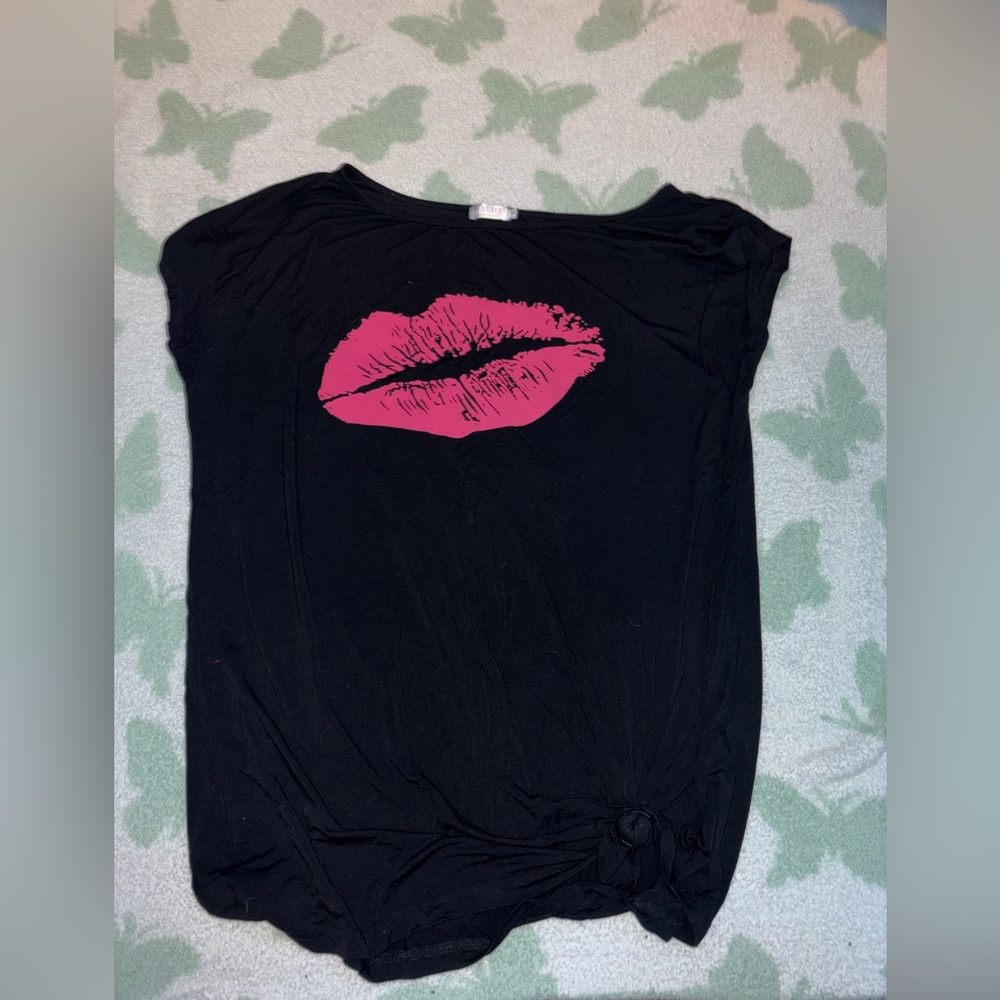 Alife Black Tee with Pink Lip Graphic